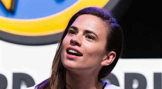 La star de Marvel Hayley Atwell partage un nouveau regard sur le costume de Mission: Impossible 7