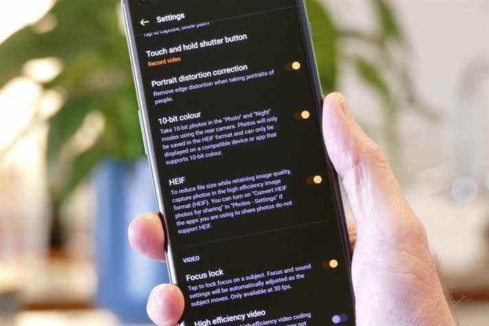 L'option de mode couleur 10 bits sur le OnePlus 10 Pro.