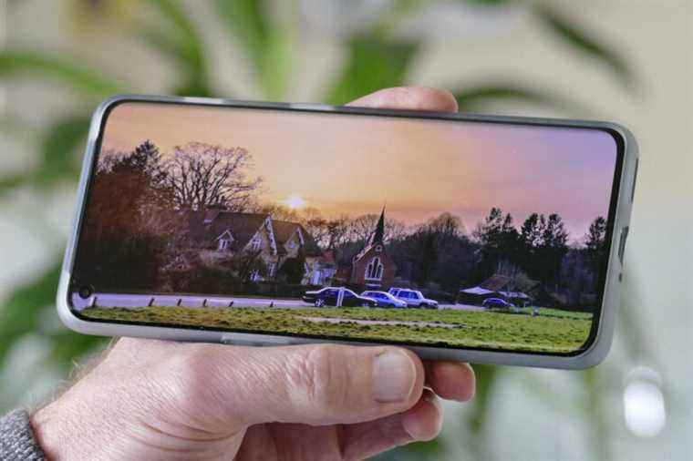 Les photos 10 bits de OnePlus 10 Pro sont superbes, mais vous ne pouvez pas les voir