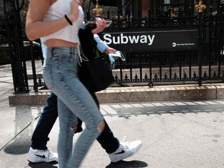 Une femme poignardée sur le quai du métro de New York lors d’une attaque apparemment aléatoire