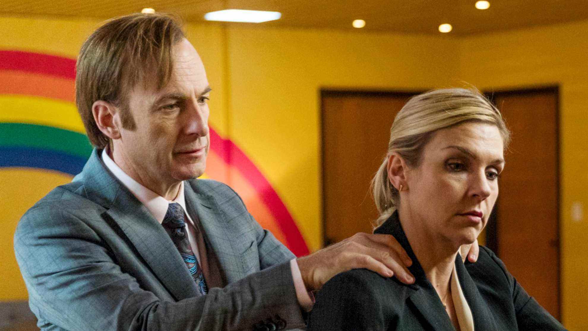 Bob Odenkirk comme Jimmy McGill et Rhea Seehorn comme Kim Wexler dans Better Call Saul