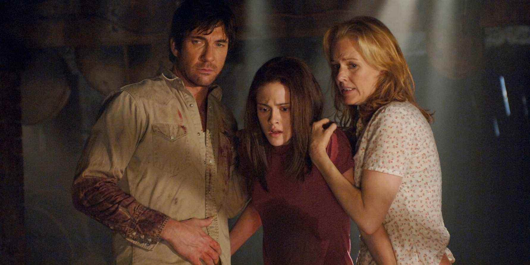 Dylan McDermott, Kristen Stewart et Penelope Ann Miller dans le rôle de Roy, Jess et Denise dans The Messengers