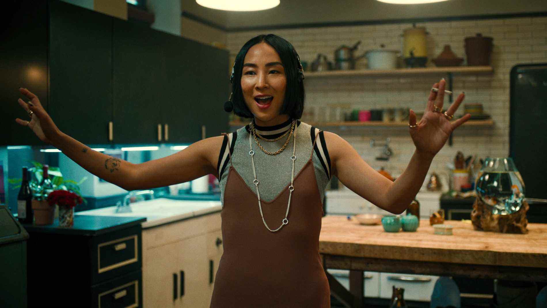 Greta Lee dans Poupée russe saison 2