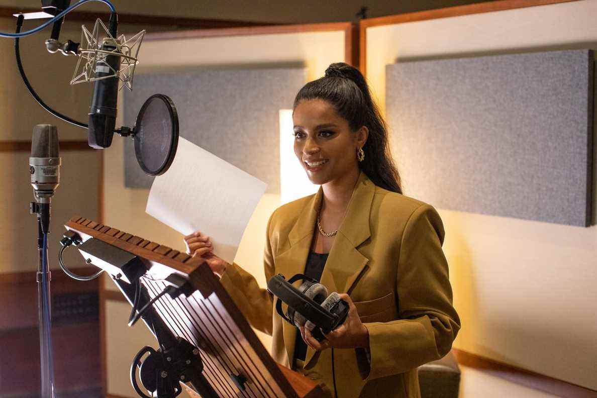 lilly singh dans le studio d'enregistrement