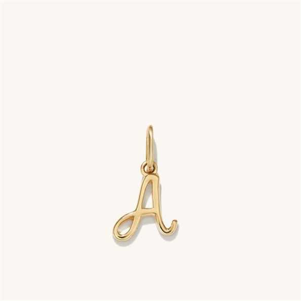 Pendentif lettre cursive Mejuri en or 14 carats