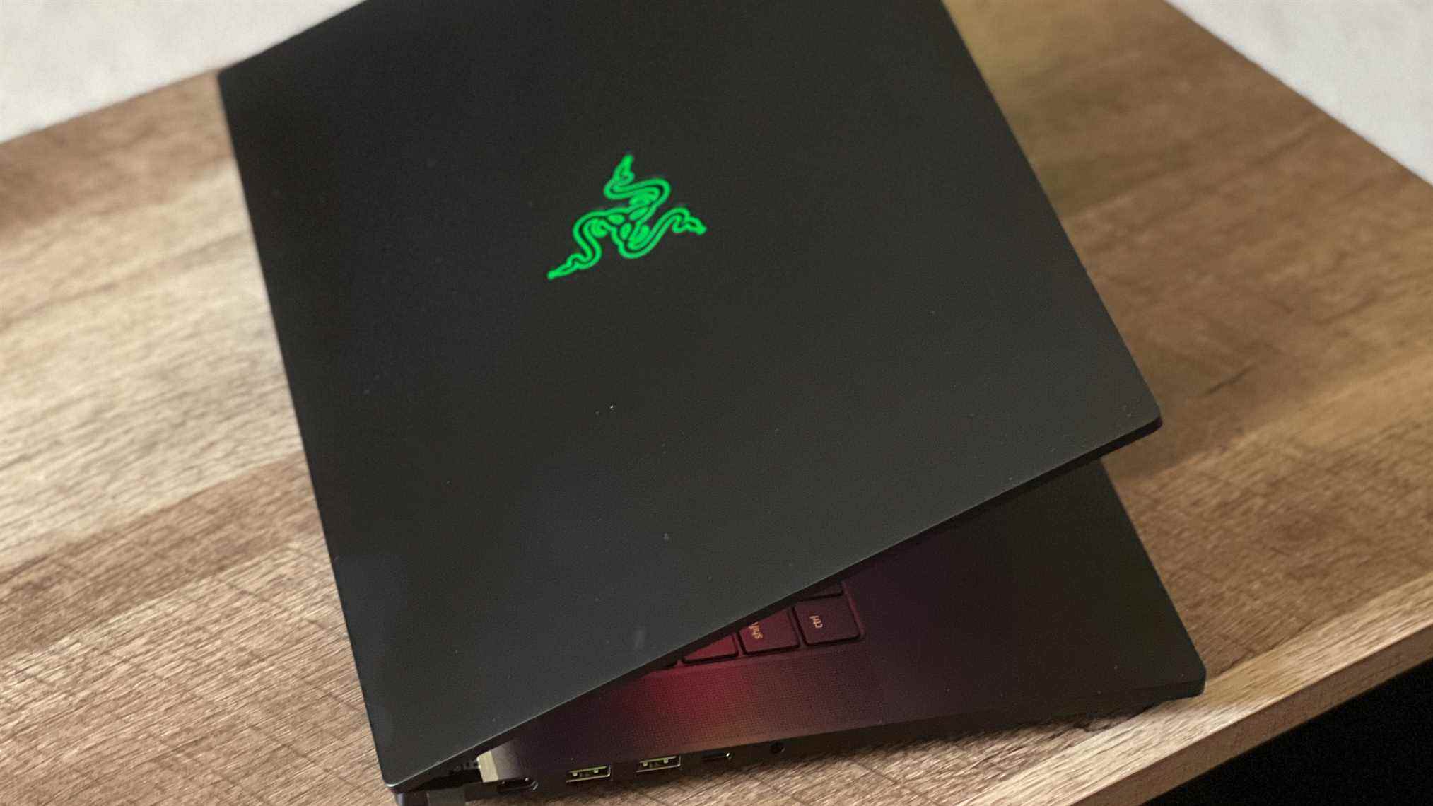 Couvercle du Razer Blade 15 ouvert