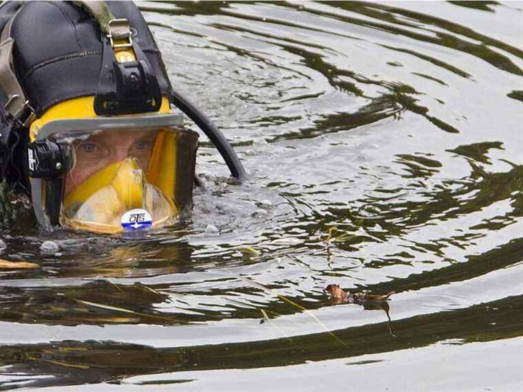 Des plongeurs et un hélicoptère déployés après qu’un homme a sauté dans la rivière Québec pour échapper à la police