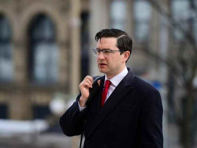 Poilievre promet « des carottes et des bâtons » pour amener les grandes villes à construire plus de logements