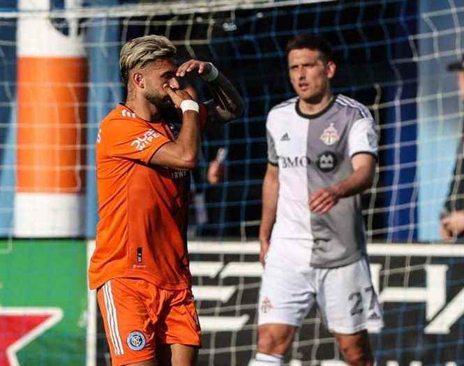 Le NYCFC tient bon pour une victoire 5-4 sur le TFC dans une fusillade sauvage à New York