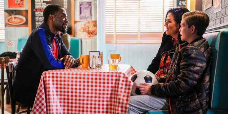 EastEnders va révéler le sort de Tommy Moon alors que Kat reçoit de grandes nouvelles

