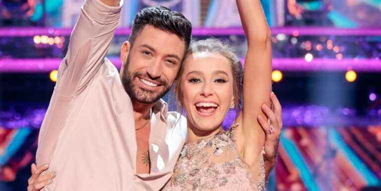 Giovanni Pernice de Strictly Come Dancing dévoile la transformation capillaire en "renard argenté"

