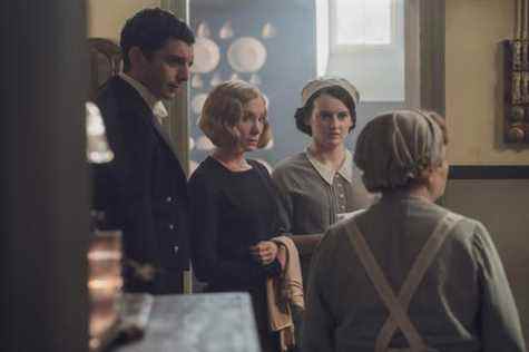 michael fox, joanne froggatt, sophie mcshera, lesley nicol, downton abbey une nouvelle ère