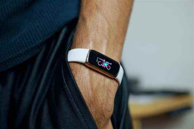 Le Fitbit Luxe est un <a href=