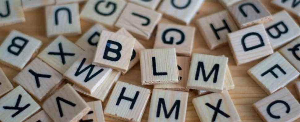 scrabble-tiles-letters-words-1