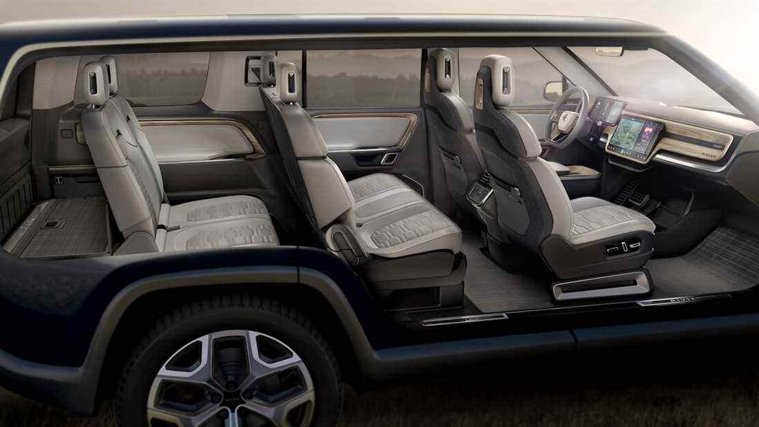 section transversale rivian r1s avec configuration à sept sièges