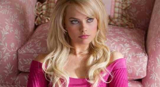 Découvrez Margot Robbie dans un monde rose et rose dans le premier regard sur le film Barbie