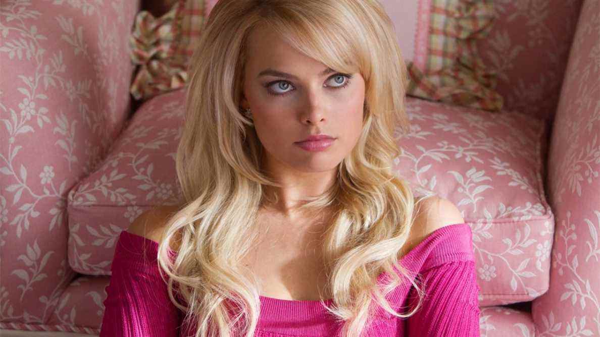 Découvrez Margot Robbie dans un monde rose et rose dans le premier regard sur le film Barbie
