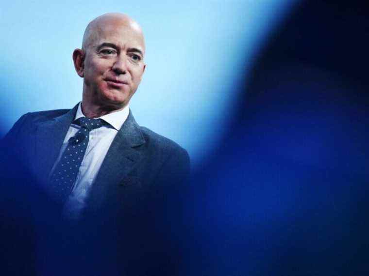 Jeff Bezos perd 13 milliards de dollars en heures alors que les actions d’Amazon s’effondrent