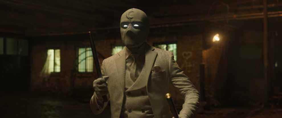 Oscar Isaac dans le rôle de Mr. Knight dans MOON KNIGHT de Marvel Studios, exclusivement sur Disney+.  Photo publiée avec l'aimable autorisation des studios Marvel.  ©Marvel Studios 2022. Tous droits réservés.