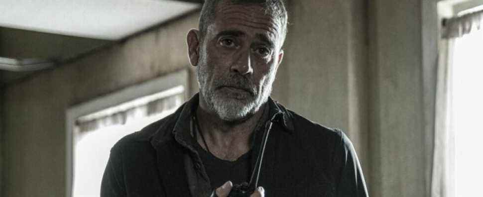 Jeffrey Dean Morgan a critiqué les fans de Walking Dead "toxiques" pour avoir traîné Norman Reedus à propos de Melissa McBride en quittant le spin-off