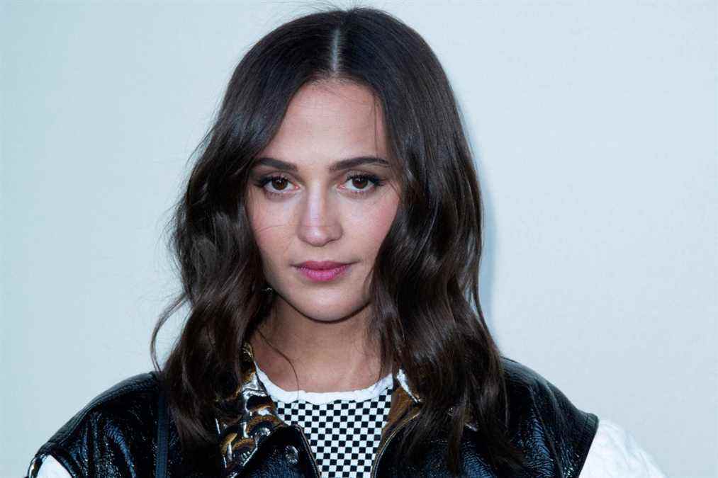 Alicia Vikander s'est sentie sans protection en train de filmer des scènes de nu : « J'aurais dû être soignée » Le plus populaire doit être lu
	
	
