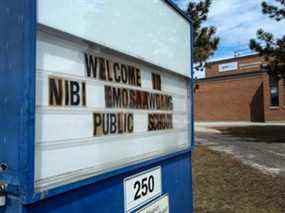 L'école publique Sir John A MacDonald de Brampton a été renommée l'école publique Nibi Emosaawdang.