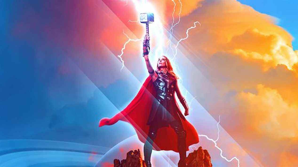 Alternate Thor: Love and Thunder affiche publiée avec Natalie Portman 
