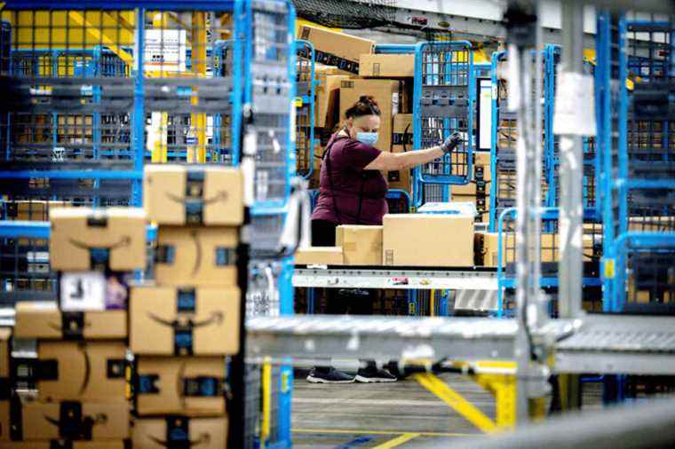 Amazon autorise en permanence les travailleurs à transporter des téléphones après l’effondrement de l’entrepôt