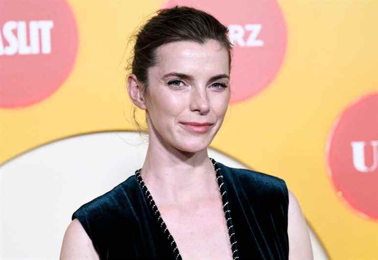 Betty Gilpin attends the premiere for "Gaslit" at The Metropolitan Museum of Art on Monday, April 18, 2022, in New York. (Photo by Evan Agostini/Invision/AP)