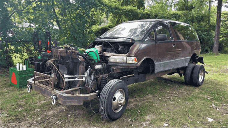 Cette mini-fourgonnette sur un châssis de camping-car est la meilleure chose stupide de cette semaine