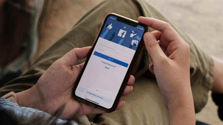 Comment désactiver ou supprimer un compte Facebook sur iPhone