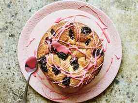 Gâteau au tahini aux cerises et à la noix de coco de A Good Day to Bake