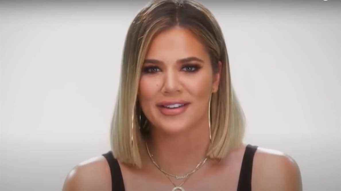 Enfin, Khloé Kardashian s'est adressé à la photo de Disneyland de Kim avec True que les fans ont prétendu avoir été photoshoppé
