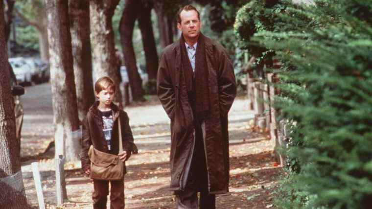 Haley Joel Osment partage un doux hommage à la « véritable légende » Bruce Willis