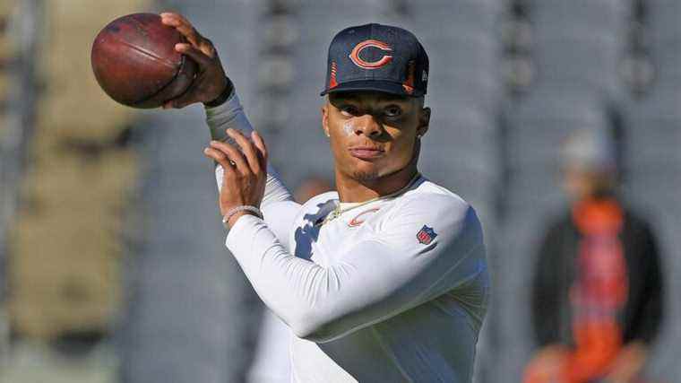 Justin Fields demande à BarfStool palooka de remplir sa couche