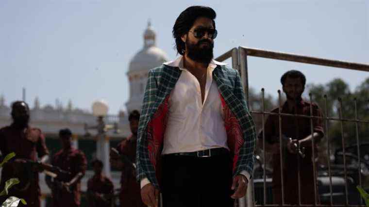 "KGF: Chapter 2" de l'Inde est le deuxième film le plus rentable du week-end, avec une ouverture mondiale de 70 millions de dollars.
	
	
