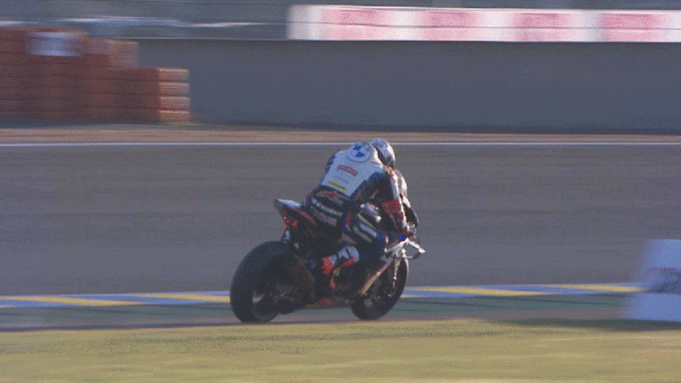 La BMW M1000RR perd face à un Flying Rock aux 24 Heures du Mans