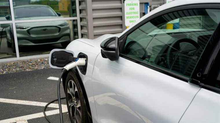 L’adoption mondiale des véhicules électriques atteint un nouveau record de 20 millions grâce à de minuscules voitures électriques