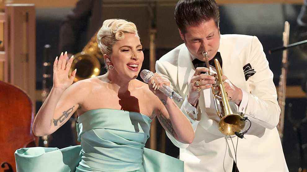 Lady Gaga offre une performance glamour et émotionnelle des standards du jazz aux Grammys après l'introduction de Tony Bennett Les plus populaires doivent être lus Inscrivez-vous aux newsletters Variety Plus de nos marques
	
	
