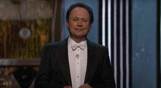 L'ancien hôte des Oscars, Billy Crystal, parle du moment "choquant" de Will Smith Slap, mais partage ses réflexions sur la blague de Jada Pinkett Smith de Chris Rock