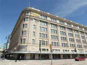 Le magasin de la Baie d'Hudson au centre-ville de Winnipeg.  Fichier du Soleil de Winnipeg