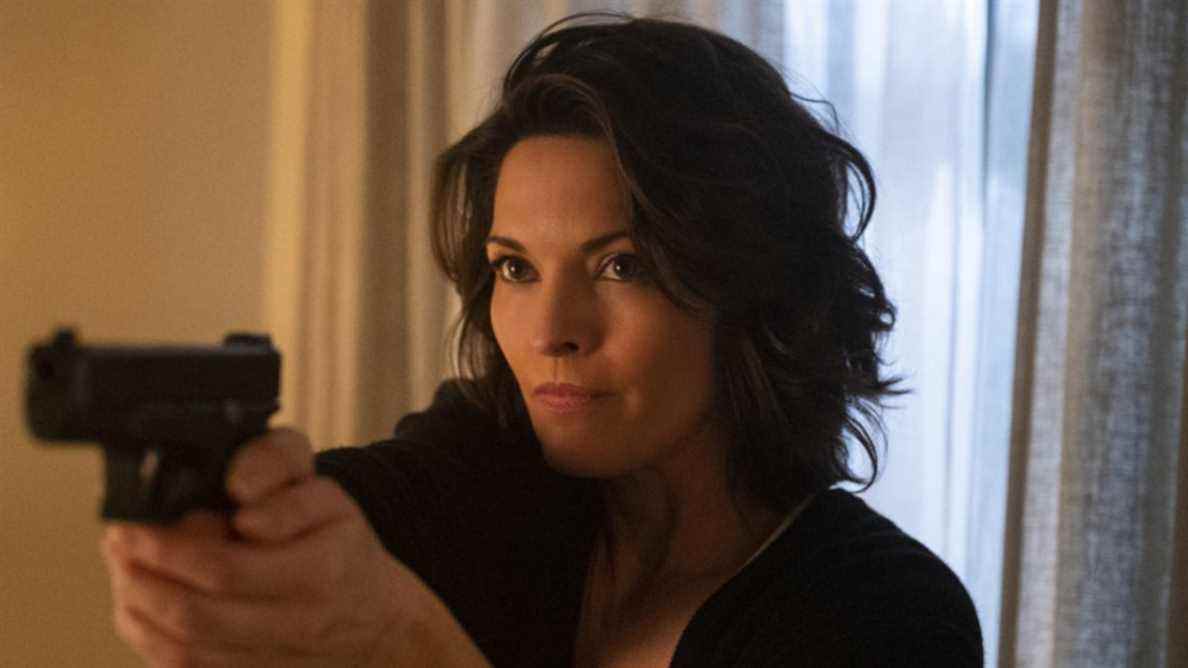 Le FBI a livré un épisode intense pour Isobel d'Alana De La Garza, et le showrunner explique comment fonctionnent ses croisements les plus recherchés
