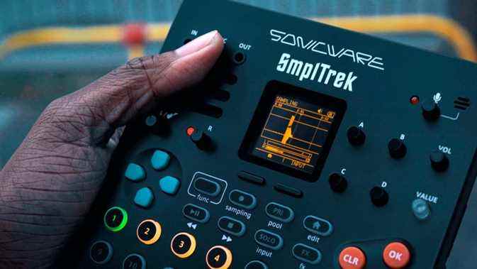 Le SmplTrek de Sonicware est une groovebox alimentée par batterie pour le beatmaking en déplacement