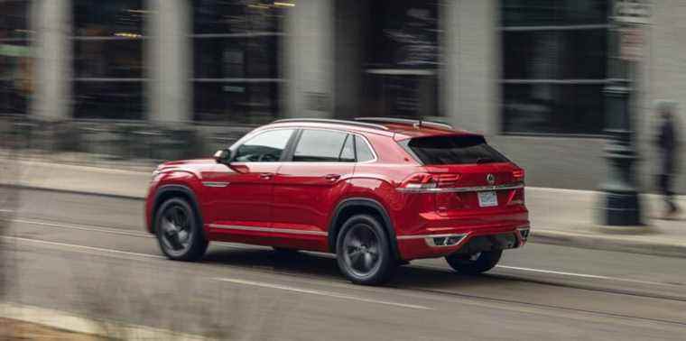 Le Volkswagen Atlas Cross Sport 2.0T R-Line 2022 n’est pas si sportif