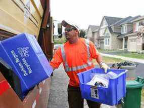 Les journaux seront exemptés du nouveau programme de recyclage de l'Ontario.