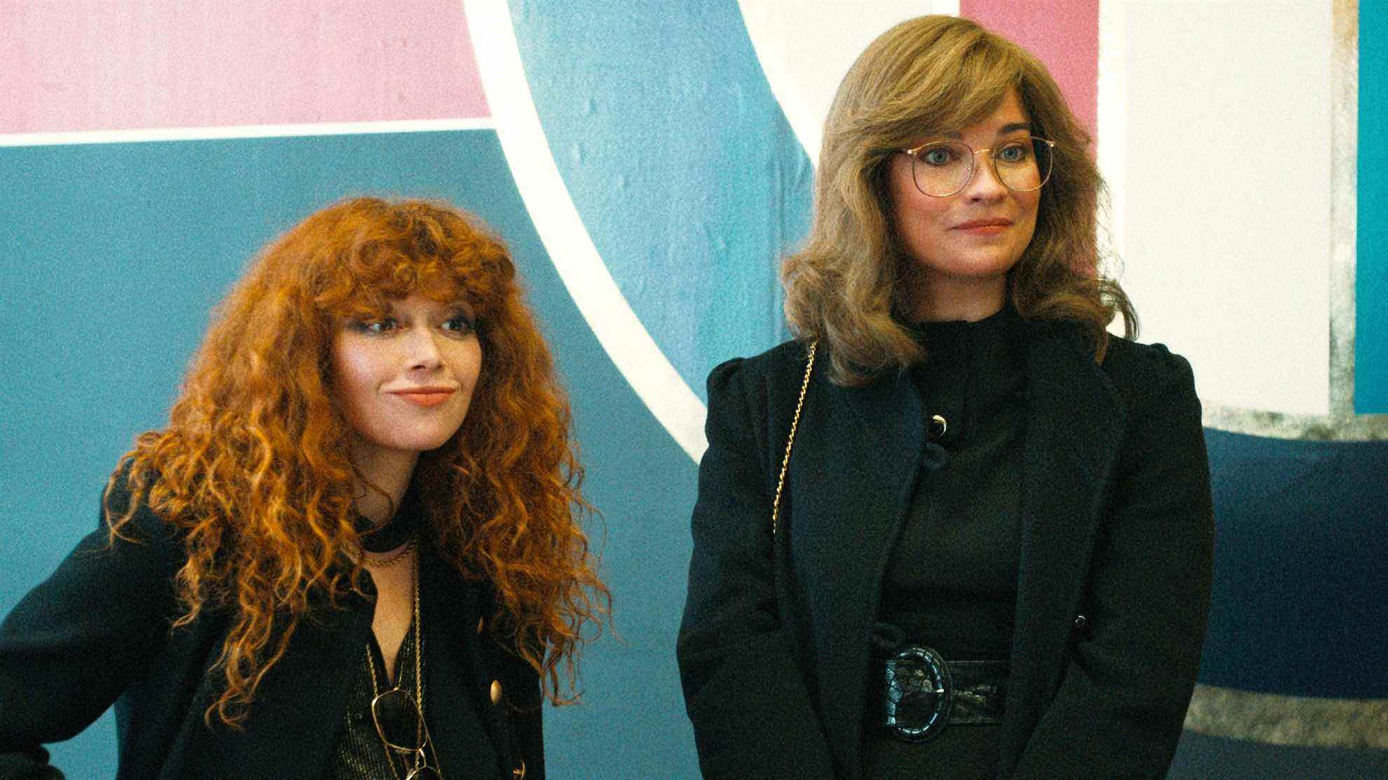 Natasha Lyonne et Annie Murphy dans Poupée russe saison 2