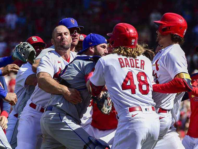 Les bancs se dégagent au match Mets-Cardinals alors que les tensions débordent;  Nolan Arenado éjecté