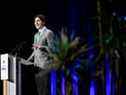 Le premier ministre Justin Trudeau prononce un discours liminaire sur son plan de réduction des émissions au GLOBE Forum 2022 à Vancouver, Colombie-Britannique, Canada le 29 mars 2022. REUTERS/Jennifer Gauthier 