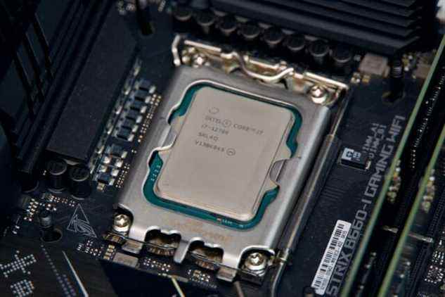 Par rapport au Core i7-12700 illustré ici, la puce i7-12700K en vente aujourd'hui prend en charge l'overclocking.