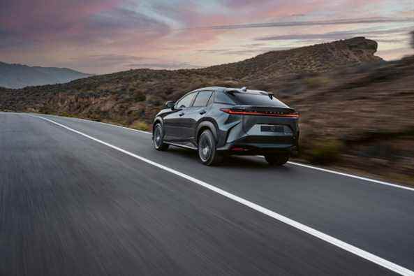 Lexus dévoile son premier EV, un SUV qui ressemble beaucoup au Toyota bZ4X